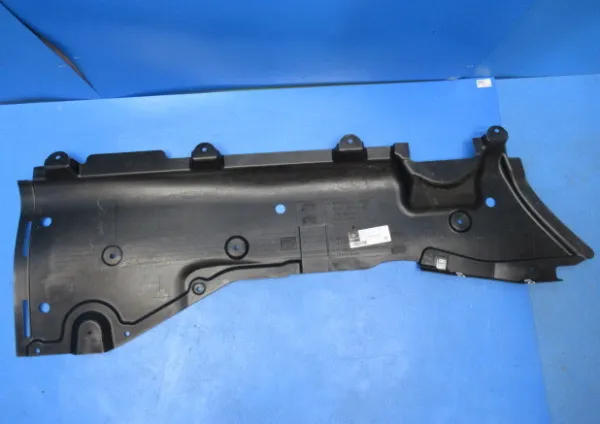 Protección inferior izquierda A1676803100 Mercedes