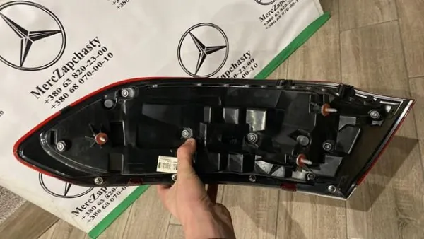 Piloto trasero izquierdo A2539060602 Mercedes
