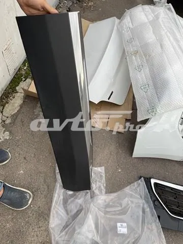 Moldura inferior de puerta delantera derecha 98114040VV Peugeot/Citroen