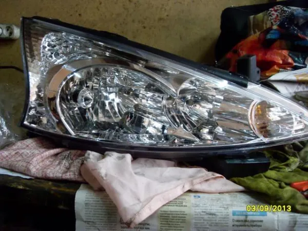 Faro izquierdo Mitsubishi Grandis NAW
