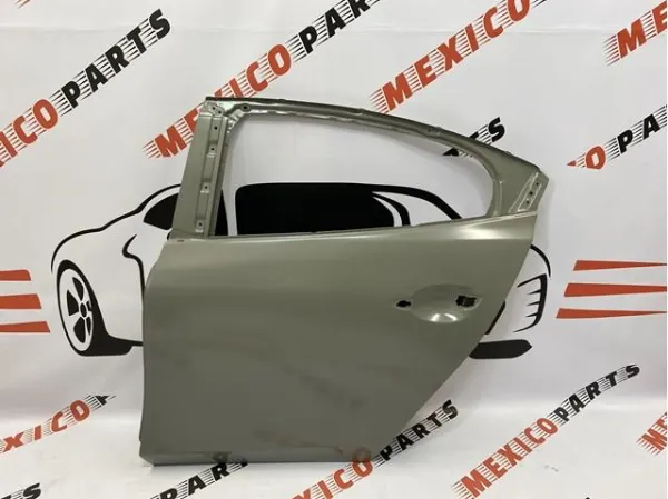 Puerta trasera izquierda BDY07302XC Mazda