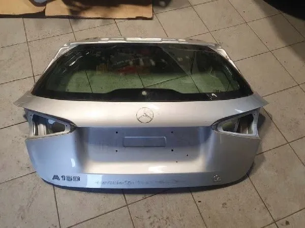 Tapa maletero Mercedes A V177