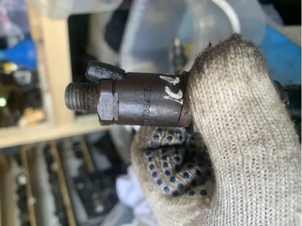 Inyector LCR6735405 Renault (RVI)