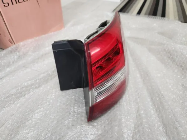 Piloto trasero exterior derecho 9678093880 Peugeot/Citroen