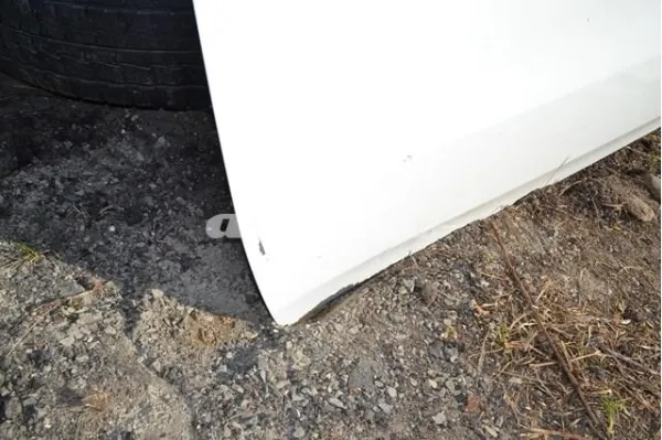 Puerta delantera izquierda 6800254P01 Suzuki