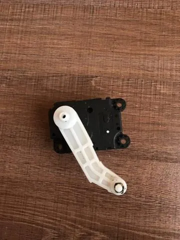 Actuador de compuerta de la calefacción 277T64BU2A Nissan/Infiniti