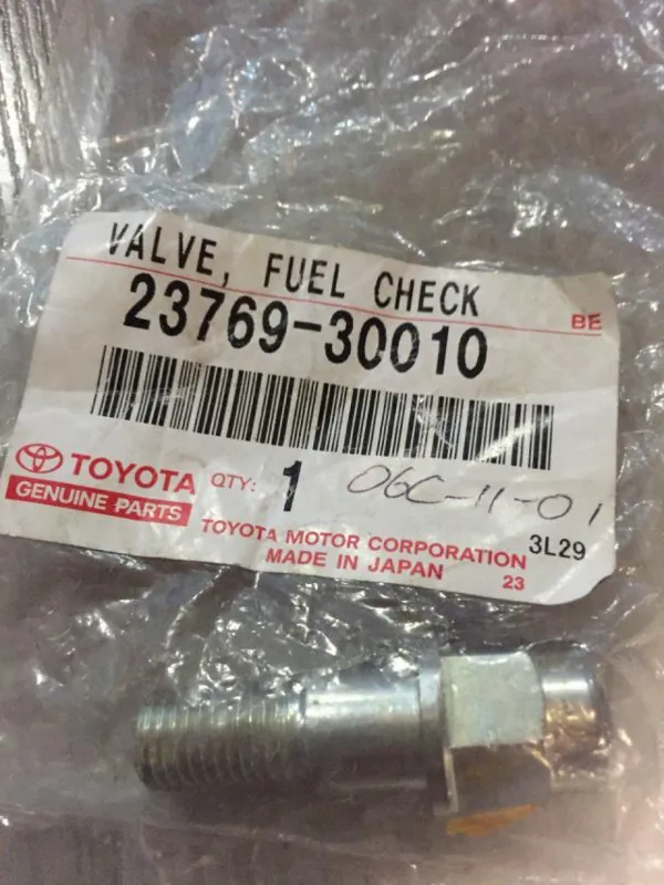 Regulador de presión de combustible Toyota Corolla E12