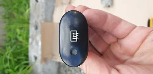 Botón de encendido de la calefacción de la luneta trasera 96168694 General Motors