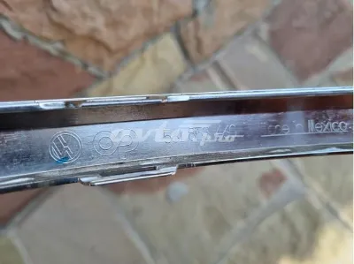 Moldura de parachoques trasero izquierdo VAG 5618534592ZZ