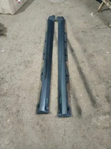 Moldura exterior derecha del umbral LAND ROVER LR156946