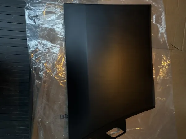 Moldura de guardabarro trasero derecho 2309304 Ford