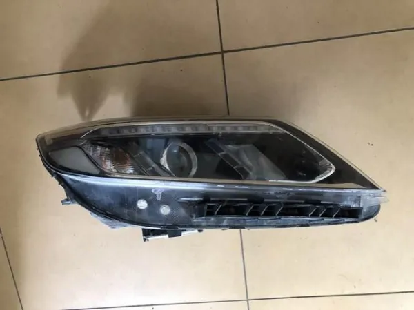 Faro derecho 921022P630 Hyundai/Kia