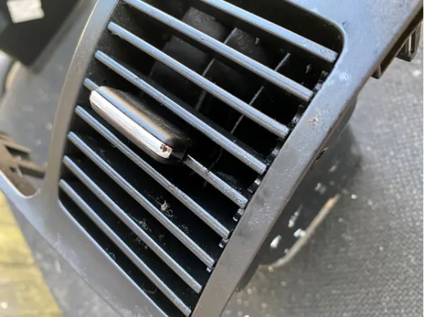 Comprar Panel revestimiento salpicadero Toyota Corolla  E12U