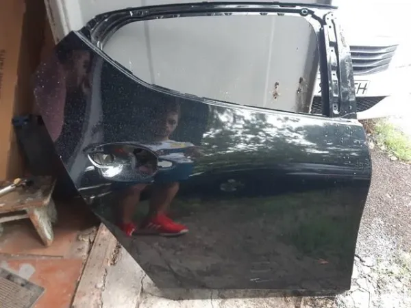 Puerta trasera derecha BCY17202XB Mazda