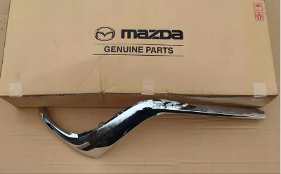 Moldura izquierda de la parrilla del radiador MAZDA KAAA507K0A