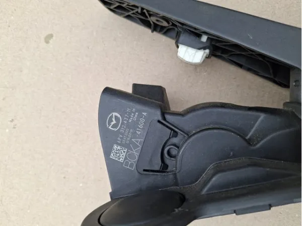 Pedal del acelerador Mazda CX-30 DM