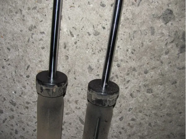 KN1C28700B Mazda Amortiguadores posteriores