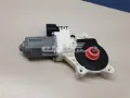 Motor del elevalunas de la puerta delantera derecha Ford Focus CB8