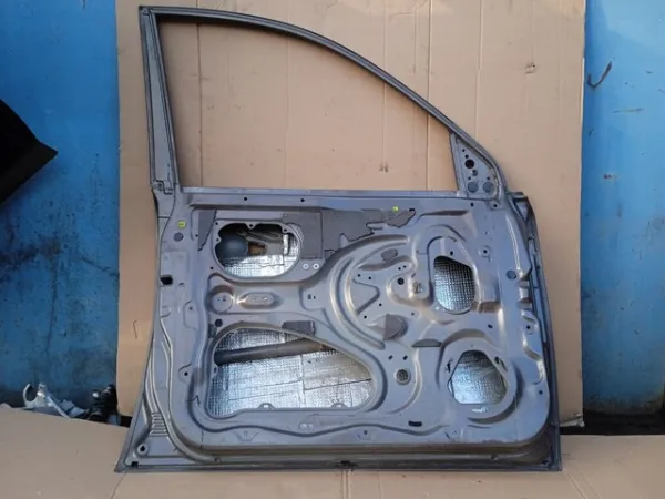 Comprar Puerta delantera izquierda Mitsubishi L 200  KA, KB
