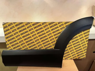 Moldura inferior de la puerta trasera izquierda MAZDA DFR551RD0A