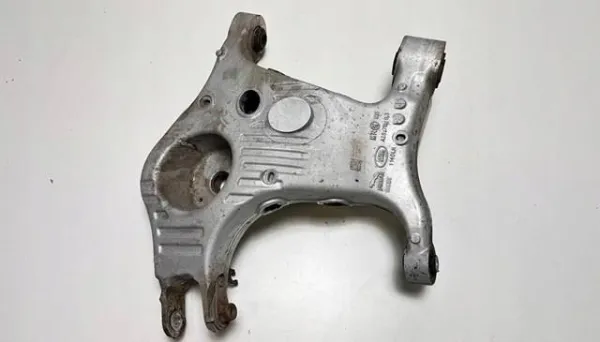 Brazo suspension trasero inferior izquierdo LR098944 Land Rover