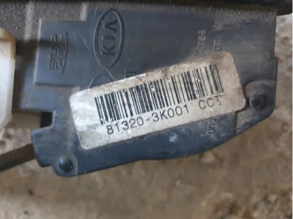 Cerradura de puerta delantera derecha 813203K001 Hyundai/Kia