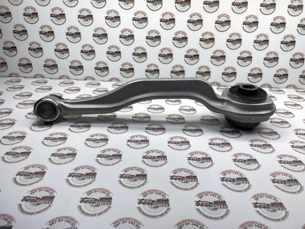 Brazo inferior derecho de la suspensión delantera 2113305011 Mercedes