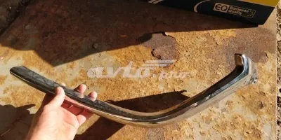 Moldura izquierda de la parrilla del radiador MAZDA BANE507K1