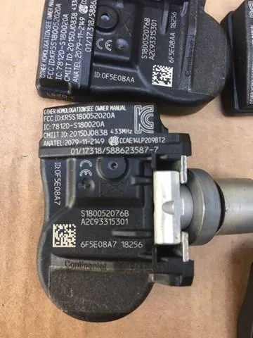 Sensor de presión de neumáticos GX631A159AA Land Rover