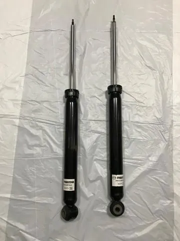 Comprar KN1C28700B Mazda Amortiguador trasero