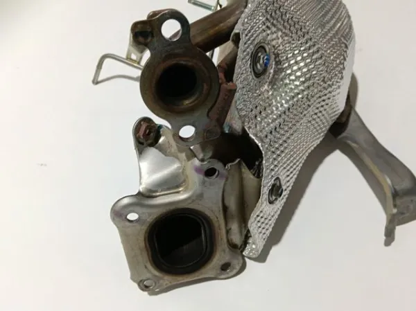 Colector de escape Toyota Yaris P21