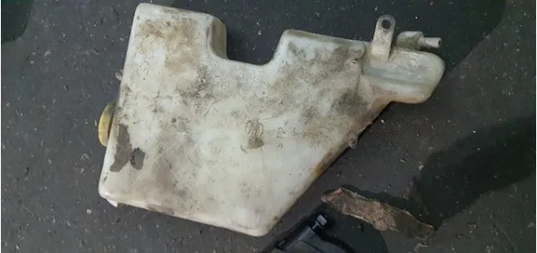 Depósito de expansión para Nissan Terrano II R20