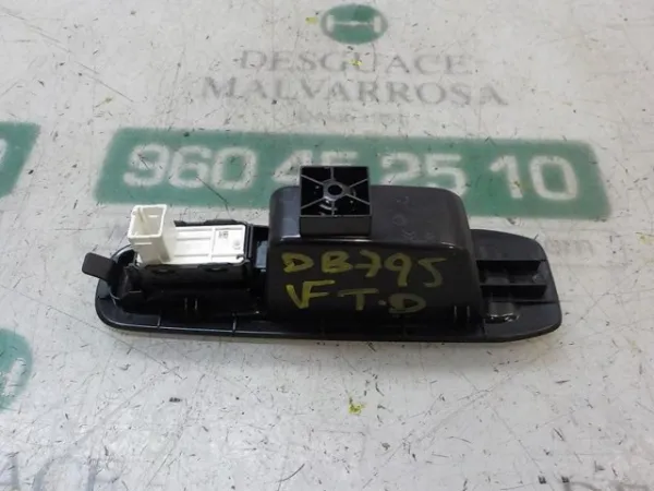 Módulo de control del elevalunas trasero derecho 96762292ZD Peugeot/Citroen