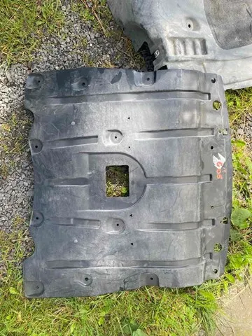 Protección motor / empotramiento 51757468803 BMW