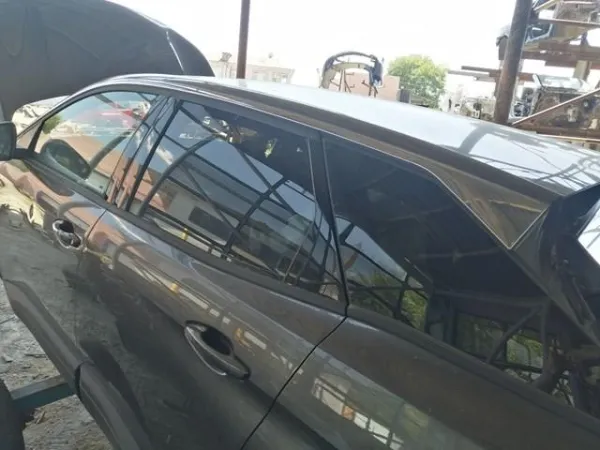 Moldura de techo izquierda 98460198VV Peugeot/Citroen