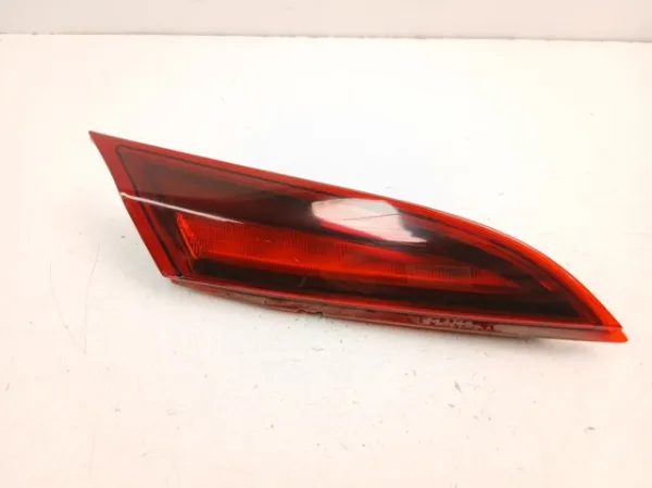 Piloto trasero interior izquierdo 23135917 Opel