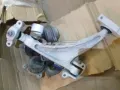 Brazo inferior izquierdo de la suspensión delantera Volvo XC90 256