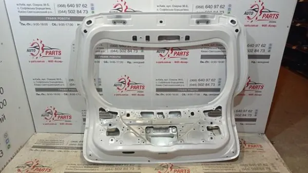 Puerta trasera 670050D802 Toyota