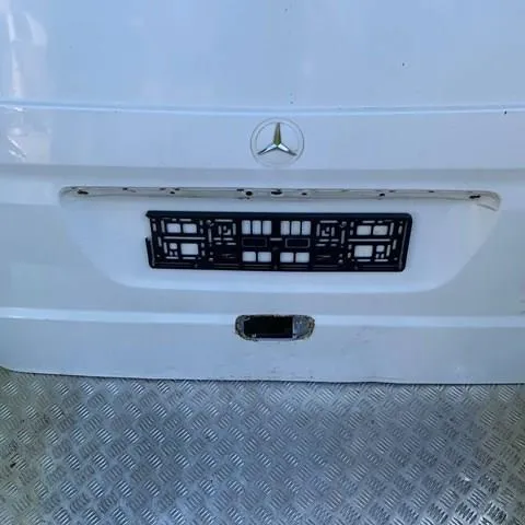 Puerta trasera A6397400501 Mercedes