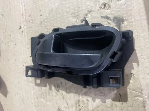Manija interior de puerta delantera izquierda 96555515XT Peugeot/Citroen