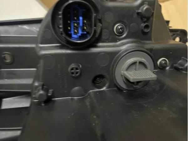Faro izquierdo 92101J9500 Hyundai/Kia