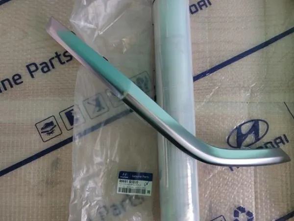 Moldura de parachoques trasero izquierdo 86691S1020 Hyundai/Kia