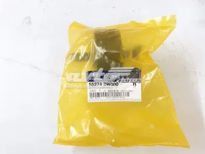 Buje del brazo longitudinal trasero HYUNDAI 552742W100