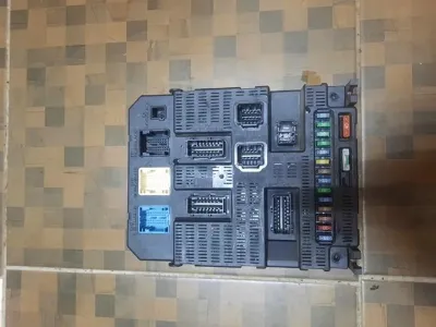 Caja de fusibles PEUGEOT 9664156780
