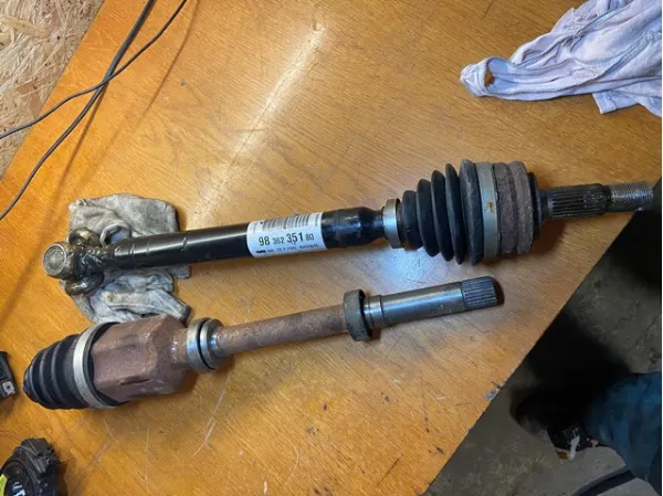 Semieje delantero derecho 9836235180 Peugeot/Citroen