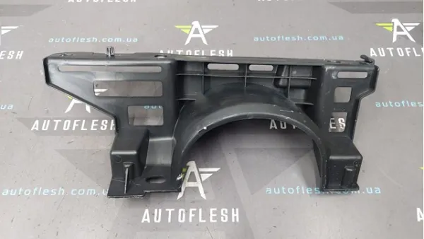 Soporte de parachoques trasero izquierdo 850479017R Renault (RVI)
