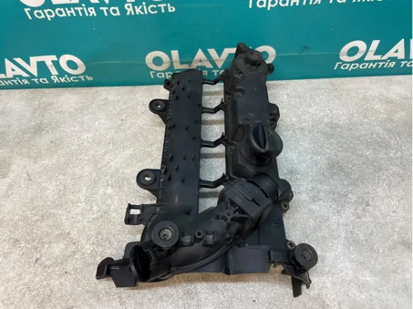 Tapa de balancines Y40110220A Mazda