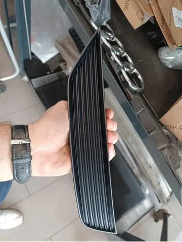 Rejilla de ventilación, parachoques trasero VAG 83A8077319B9