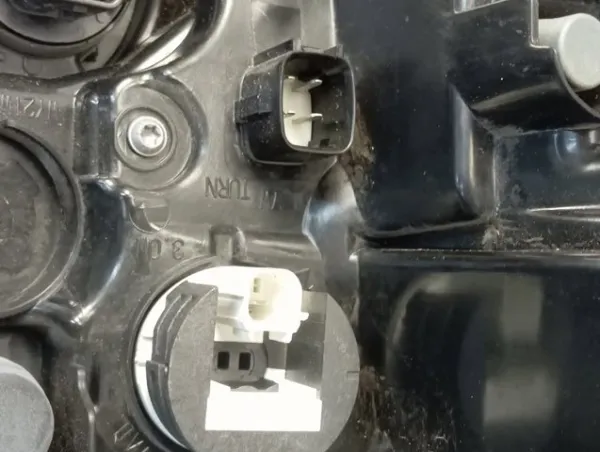 Piloto trasero exterior derecho 815500DE20 Toyota