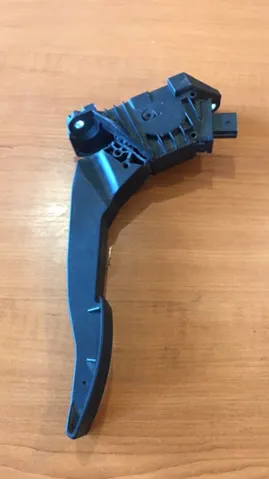 Pedal del acelerador Ford Escape III